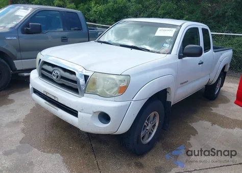 2010 Toyota Tacoma Prerunner z USA, uszkodzony, nr VIN 5TETX4GN9AZ742044